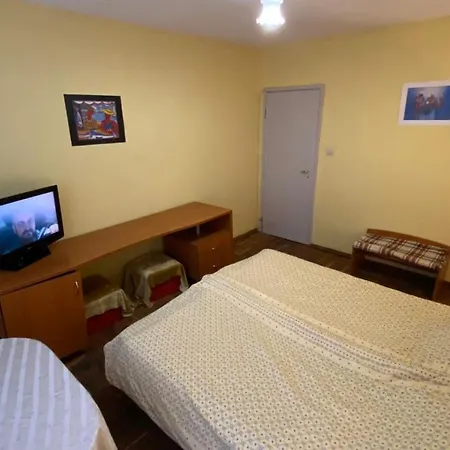 аria Нощувка със закуска (B & B) *